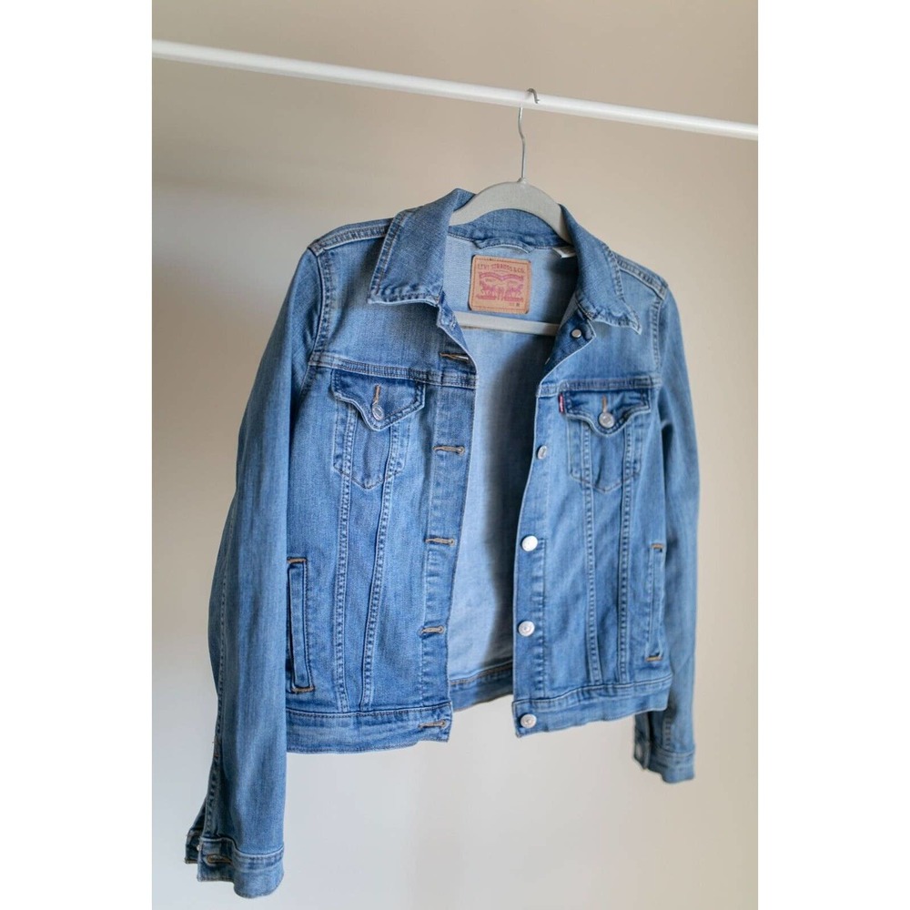 Levis Women's Denim Jacket Size M